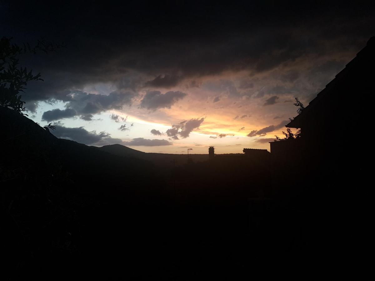 Отель Kuca Za Odmor Dobrila Елса Экстерьер фото